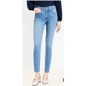 LOFT Light Wash Skinny Jeans